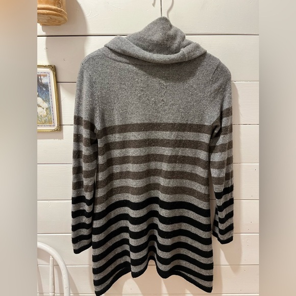 Saks Fifth Avenue 100% Cashmere Striped Cowlneck Tunic Sweater size M - Picture 8 of 8